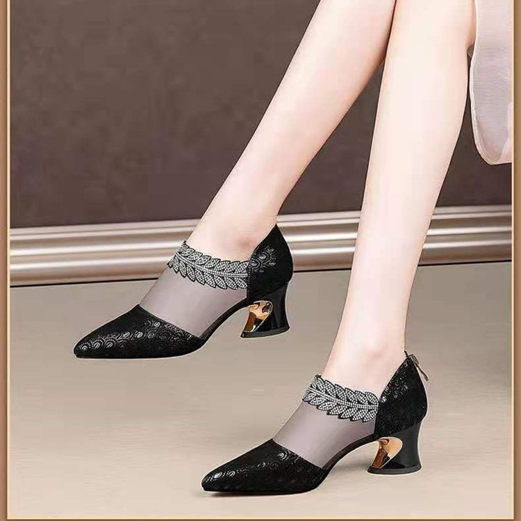Leather Block Heel Hollow Breathable Roman Baotou Mesh Sandals