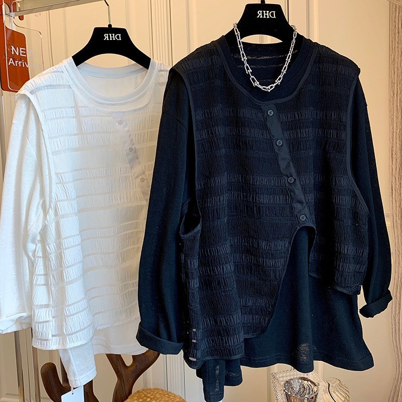 قميص بحمالات شبابية مع تيشيرت بأكمام طويلة ومطوي