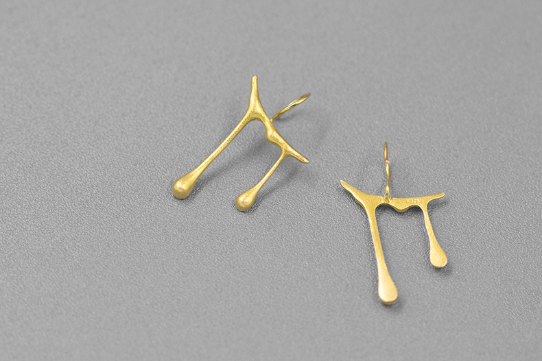 Factory Direct Supply Original Look For Past Bits And Pieces Of Sterling Silver S925 Simple Streamlined Earrings Simple And Generous Personality