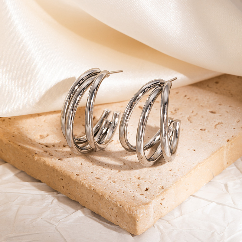 Niche Luxury Gold Titanium Steel Studs Anti-Tarnish Stainless Steel Women Earrings