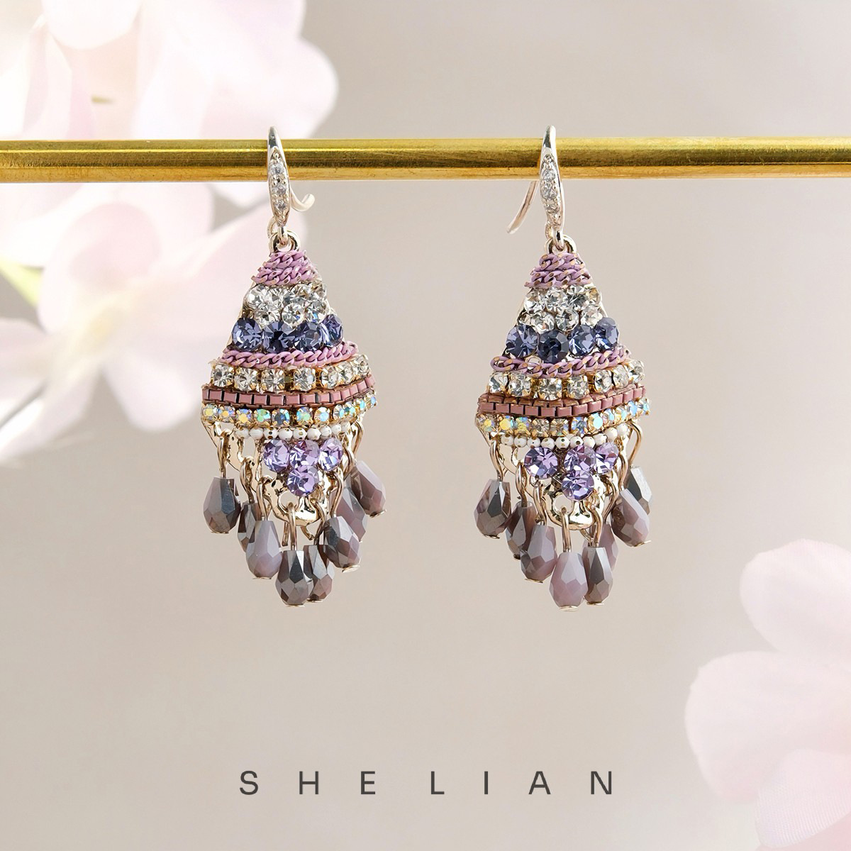 naiste kõrvarõngad Minority disainiga