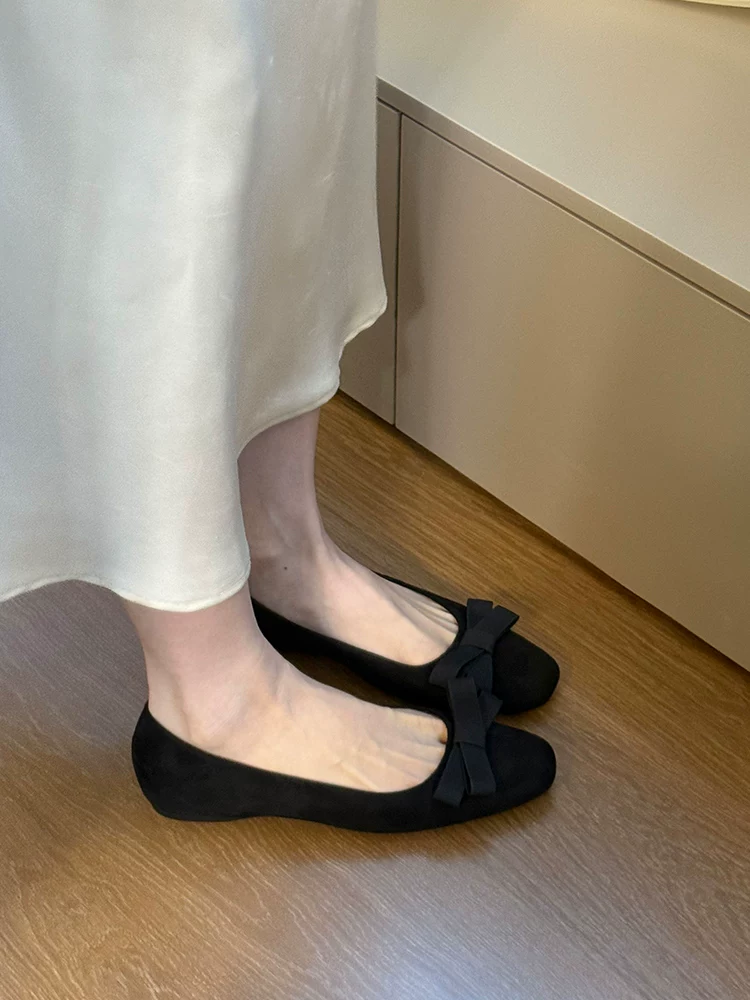 Bow Low-Cut Flats, picture 3 of 5