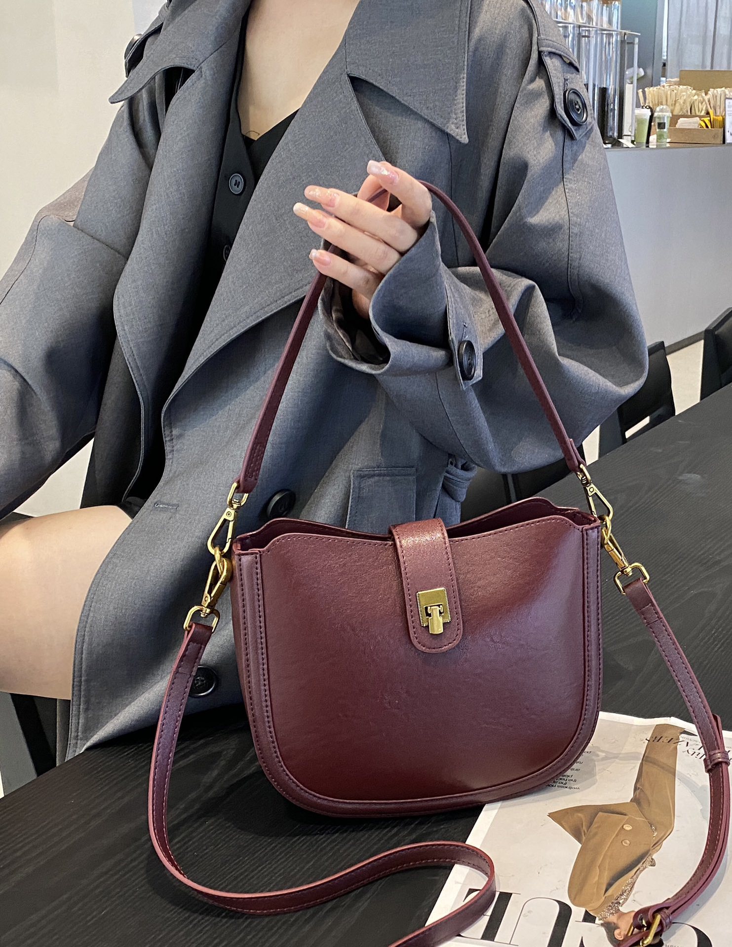Sac de selle de luxe léger et minimaliste, sac à main en cuir véritable – Image 5