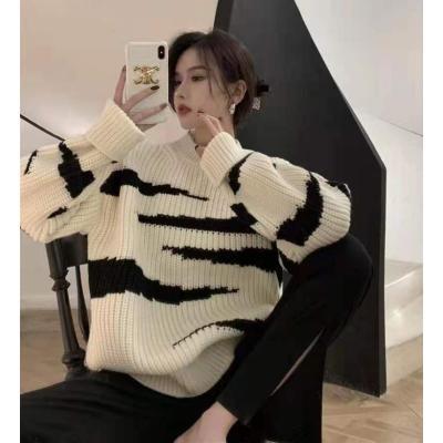 Fashion Round Neck Simple Striped Knitted Sweater