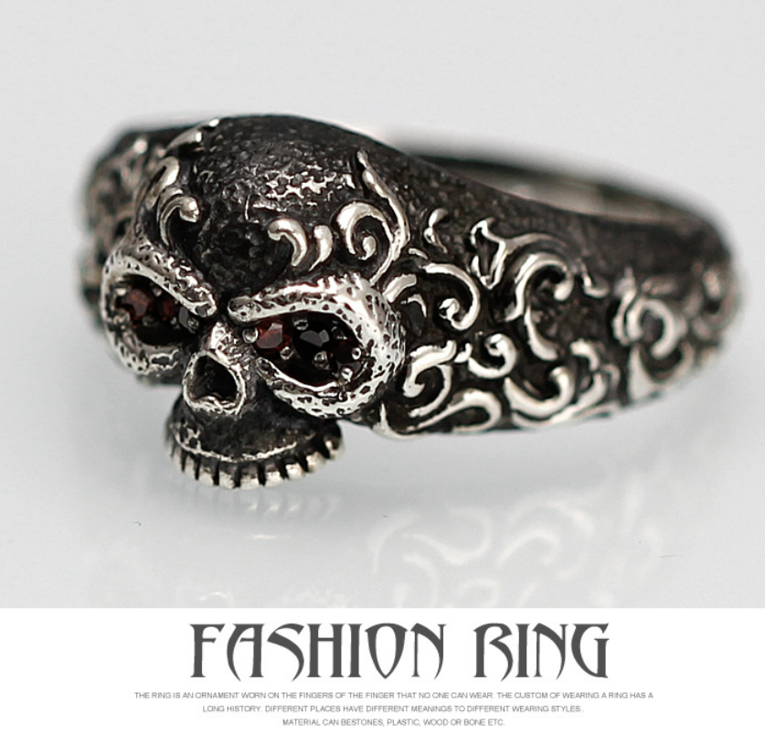 Chiba Vintage Engraving Small Skull Red Eye Ring For Men