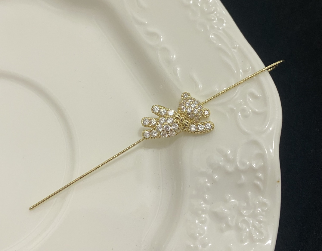 Rhinestone Pierced Single Earring Trend