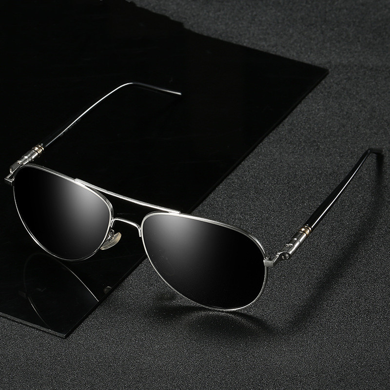 Title 4, Classic all-match polarized sunglasses