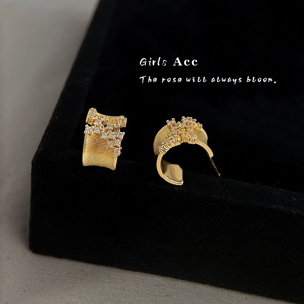 Wide Textured Hoop Earrings For Women Niche Design Zircon Earrings Quiet Luxury Old Money Style