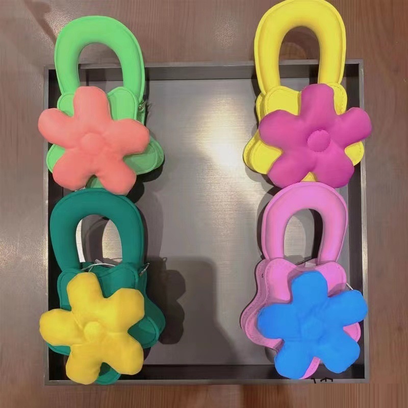Three-dimensional Colorful Flower Hand-held One-shoulder Messenger Chain Bag