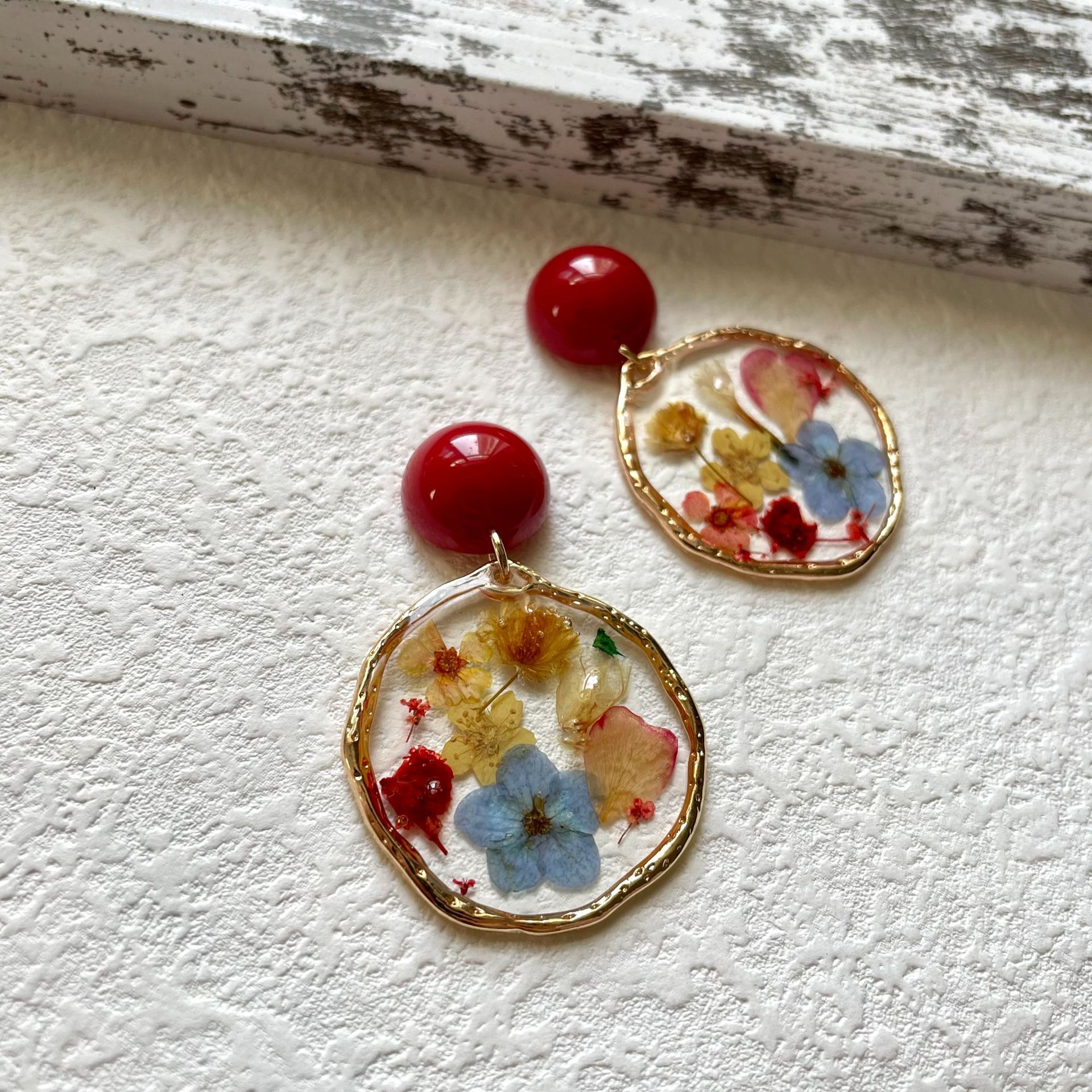 Title 1, Vintage Dried Flower Plant Epoxy Earrings