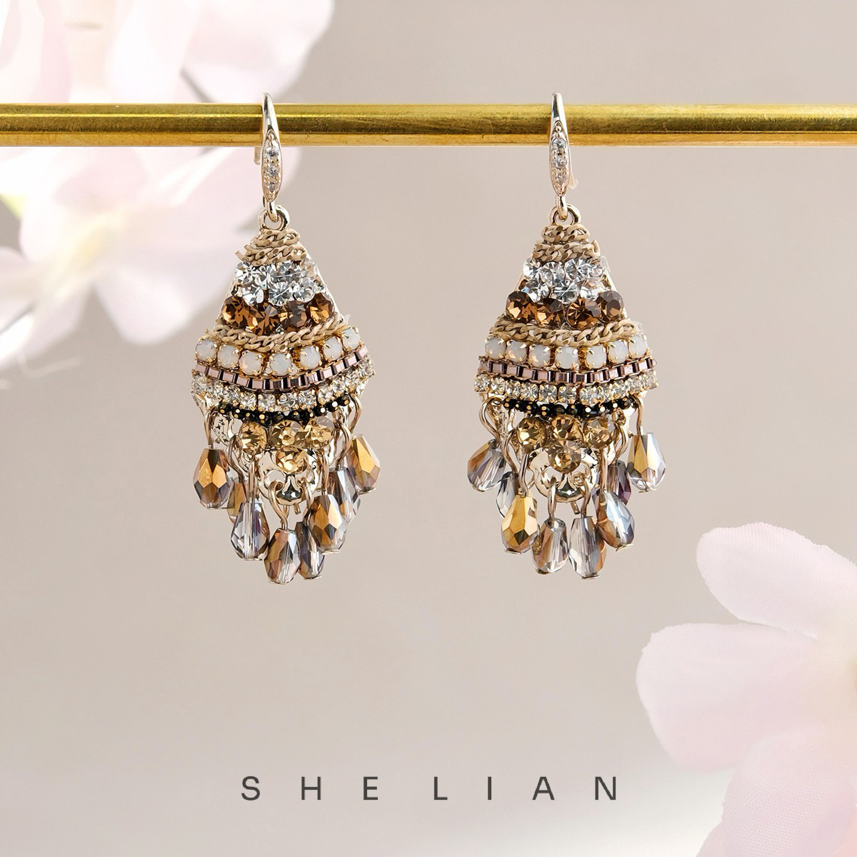 Minority Design Ear Ornaments Woman thumbnail 4