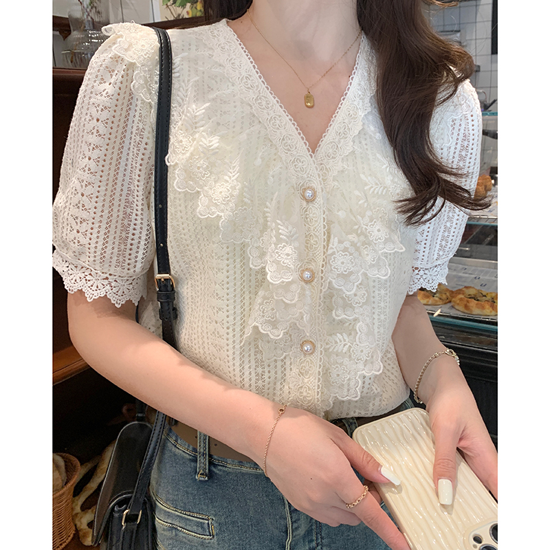 Ruffled V-neck Bubble Short Sleeve Lace Shirt