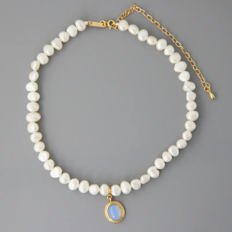 Round Medal Pearl Necklace Irregular