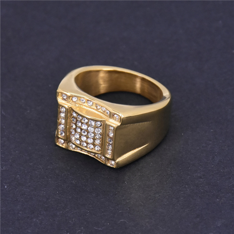 Title 4, Anillo de acero inoxidable con diamantes