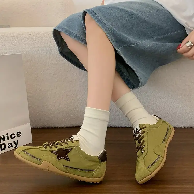 Women Five Pointed Star Patch Retro Sneakers, Mixed Fabric Spliced Lace Up Gum Sole Vintage Flat Sole Street Wear Casual Trainers