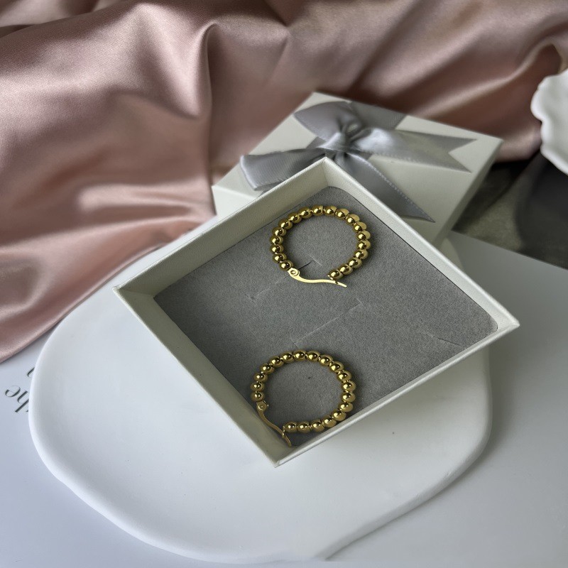 Ball Pendant Ear Ring Bad Girl