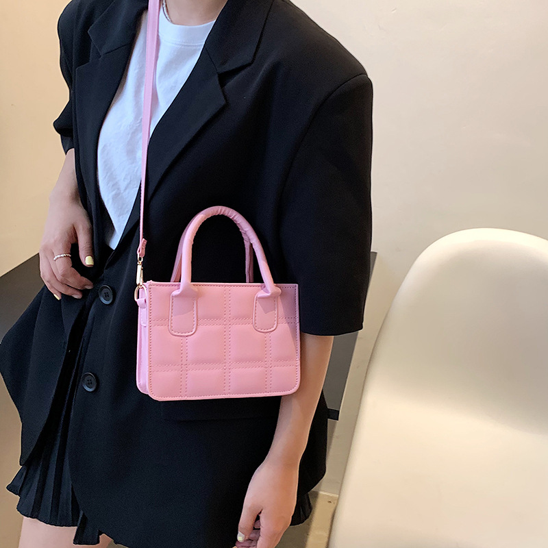 New Cross Stitch Thread One-shoulder Messenger Killer Bag Fashionable Large-capacity Handbag