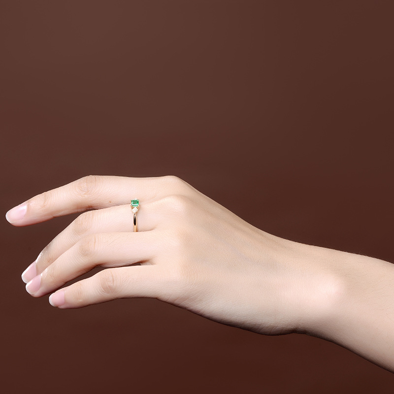 18K Gold Simulation Square Emerald Ring