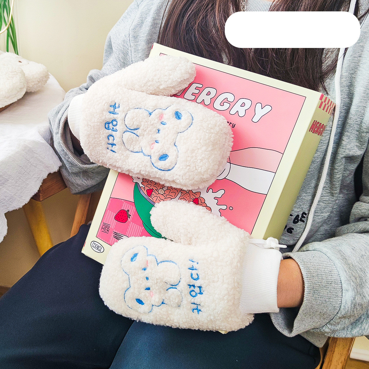 Winter Warm Embroidered Bear Student Gloves - Image 4