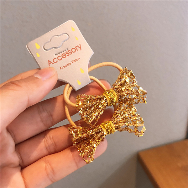 One card with golden grid