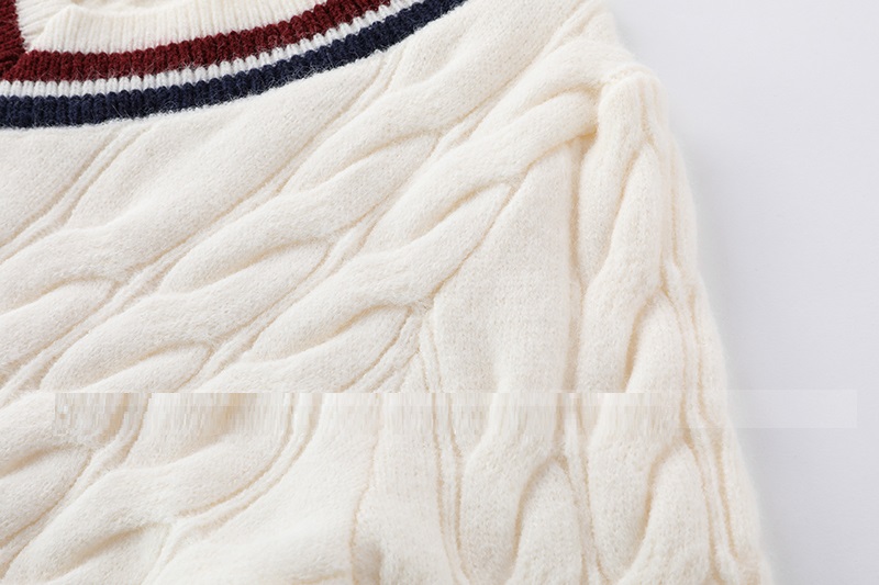 Autumn And Winter New Fashion College Style V-neck Lazy Sweater Female