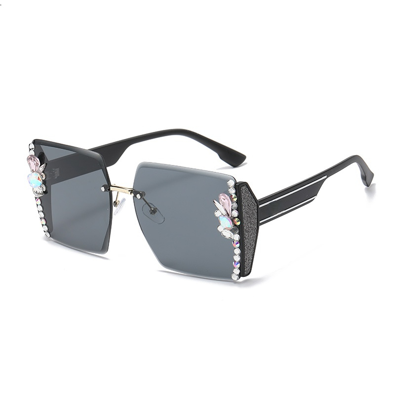 Women's New Fashion Diamond Sunglasses - Image 4