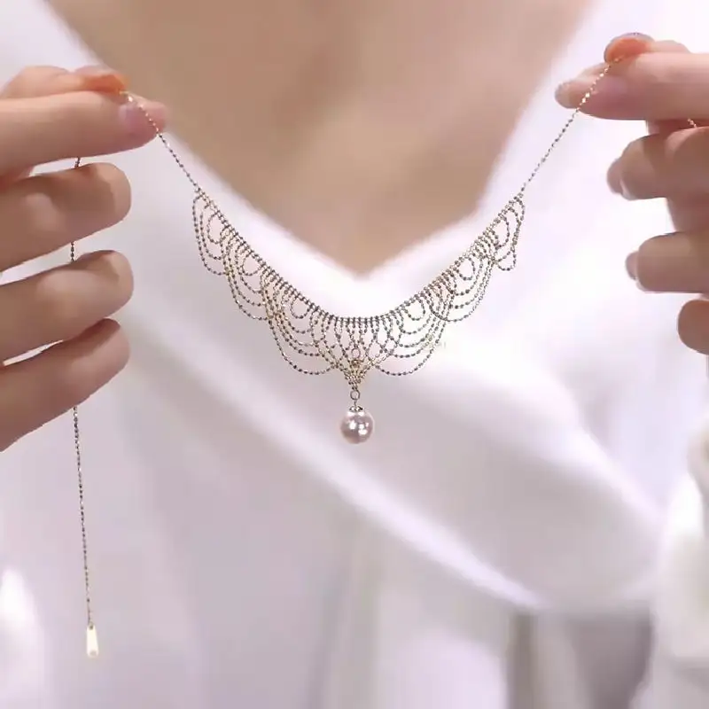 Small Group Knitting Pearl Clavicle Chain