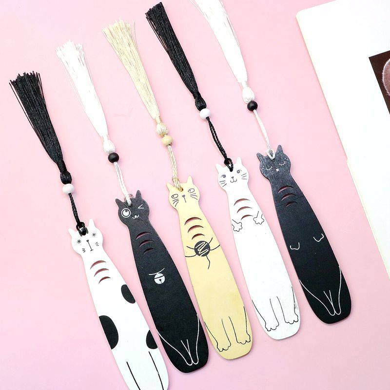 Wooden cat bookmark packaging and presentation