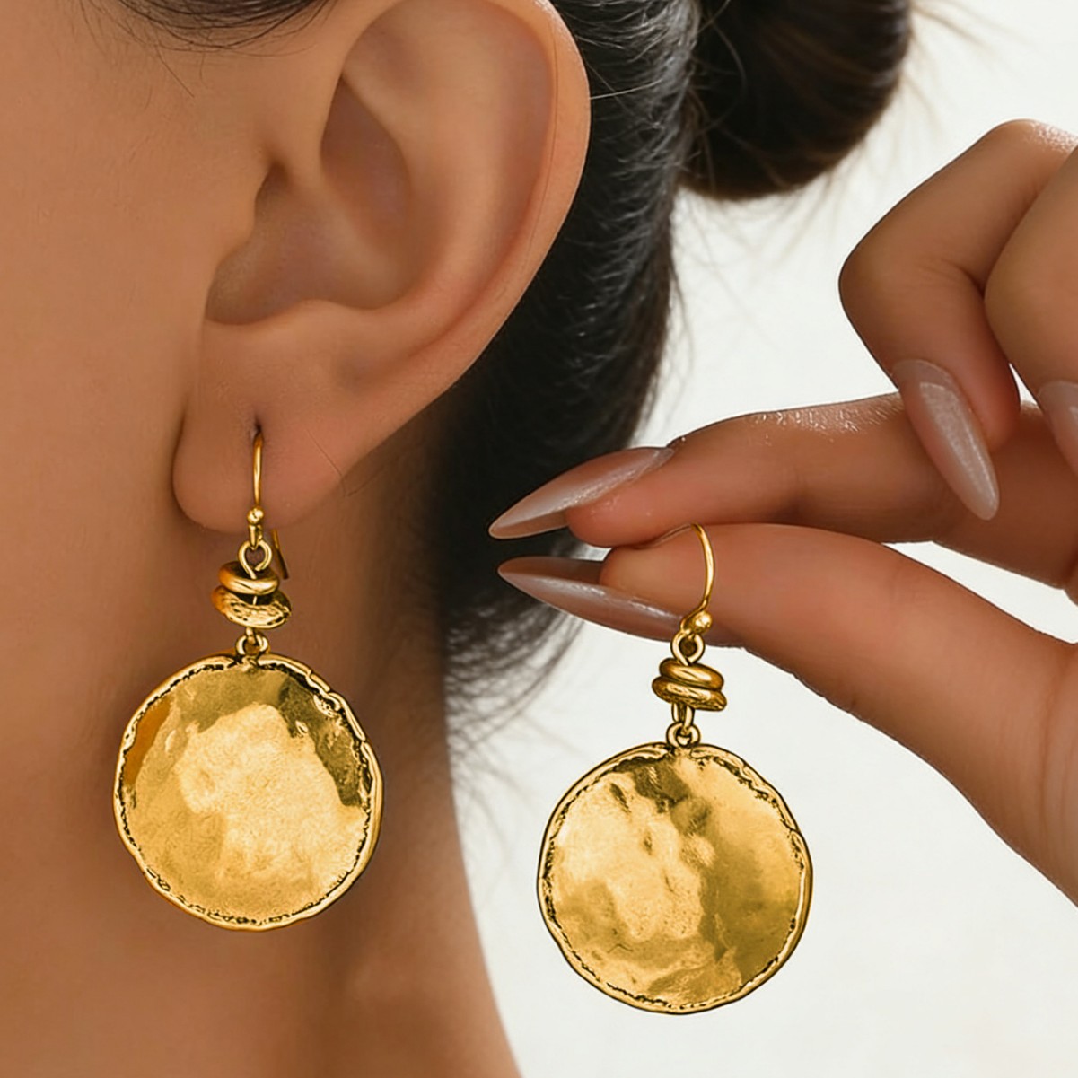 Cross-Border European Vintage Jewelry For Women, Minimalist Geometric Round Concave-Convex Metal Stud Earrings, Niche Elegant Premium Ear Jewelry