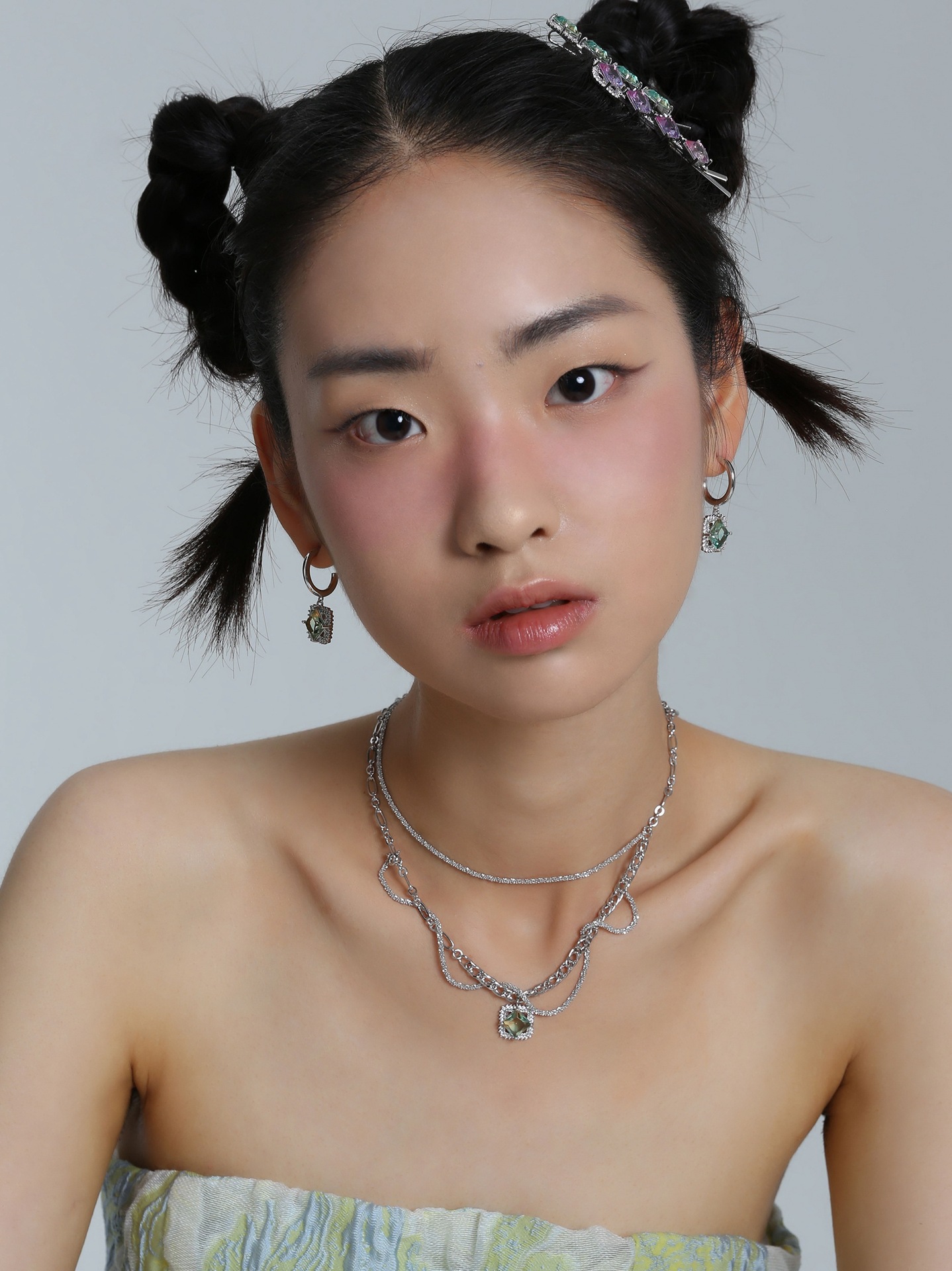 An Original Niche Designer Who Wears More Necklaces, Light Luxury Ins Trend