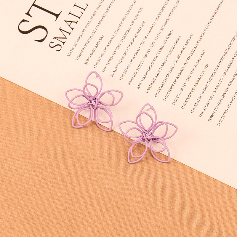 Retro Personality Hollow Petal Earrings