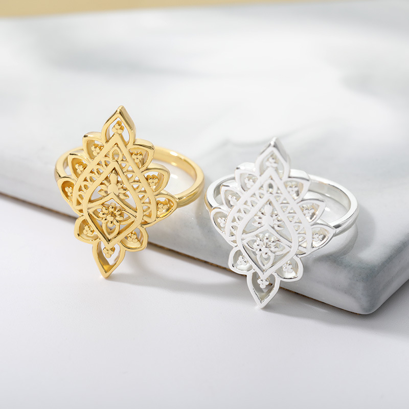 New Vintage Diamond Lace Ring For Women's Ins Fashionable Geometric Hollow Ring Creative Gift