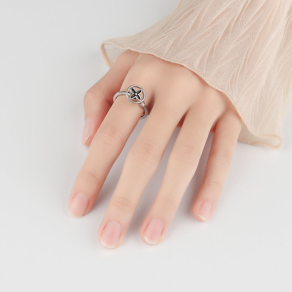 Title 5, Revolving S925 Sterling Silver Clover Ring Eleg...