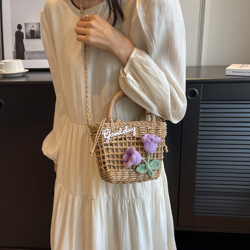 Title 8, New Handwoven Hollow Grass Woven Handbag, perfe...