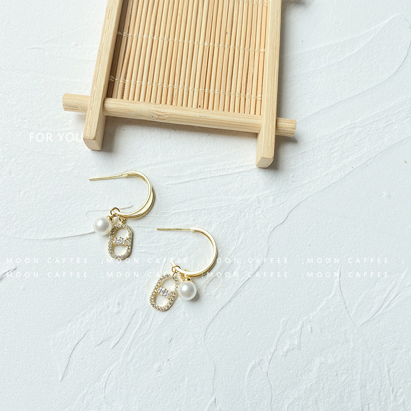 S925 Sterling Silver Needle Pearl And Diamond Earrings