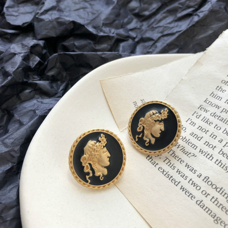 925 Silver Needle European And American Palace Vintage Stud Earrings