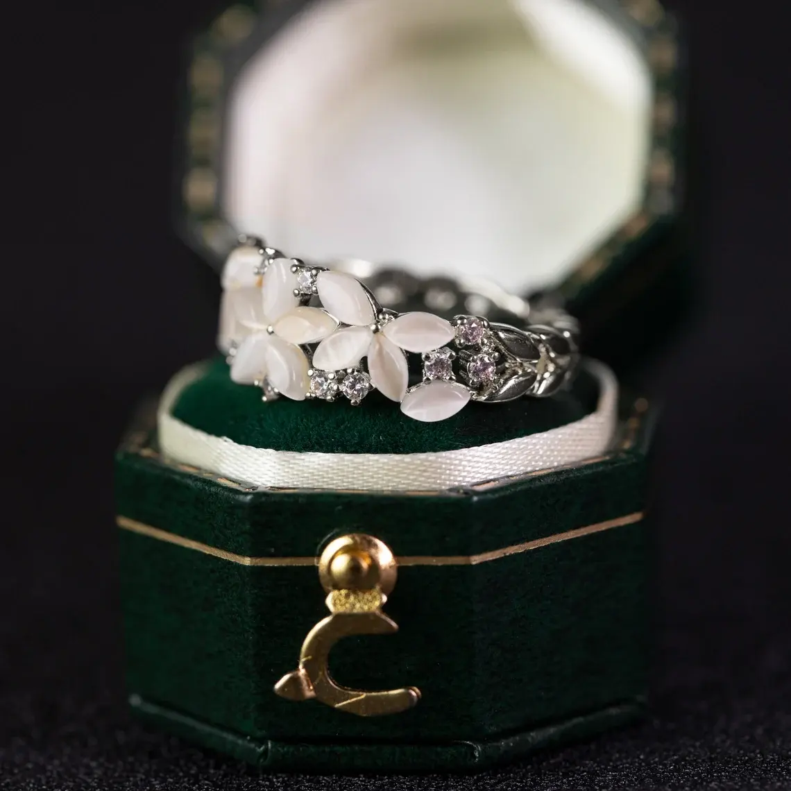 Floral Wedding Band For Women 18K 14K
