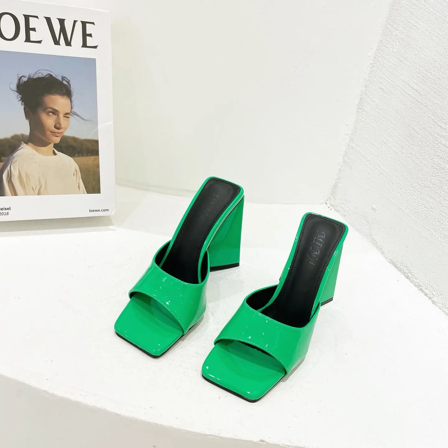 Patent Leather Square Head Beautiful Color Thick With Sandals