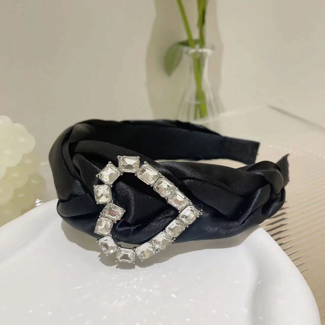 New Retro Temperament Diamond Love Headband Weaving