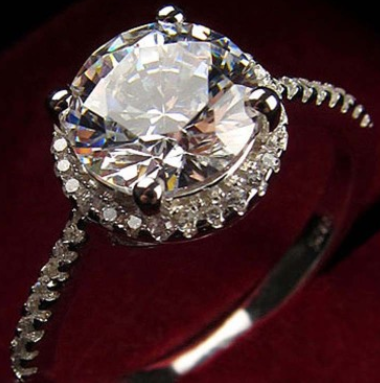 Classic Gypsophila Gold-plated Diamond Ring Carat Marriage Marriage Inlay Zircon Simulation Diamond Ring Female Jewelry
