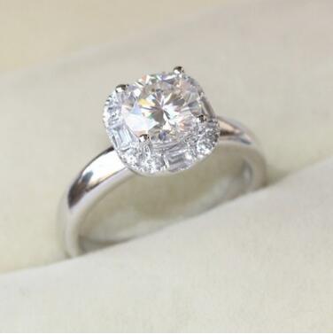Round diamond ring Female Europe and America cross-border for nightclub queen party engagement ring Report