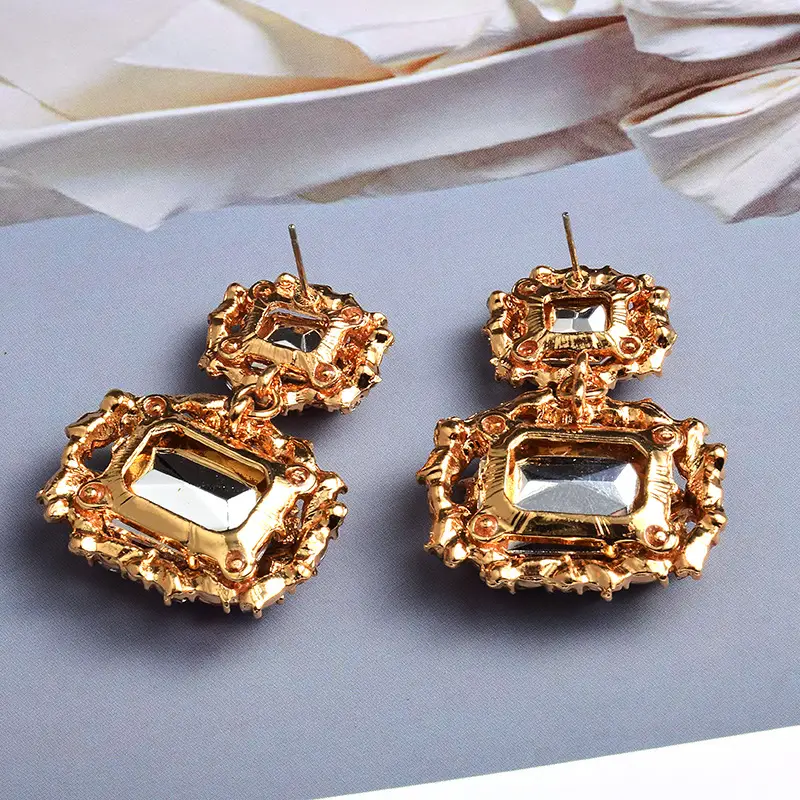 Trendy Earrings New Color Ornament