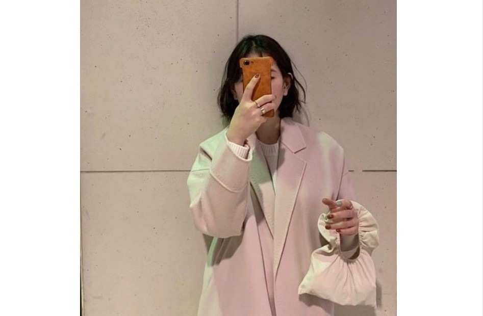 The New Korean Version Of The Same Ins Wind Folds Ruffled One-Shoulder Canvas