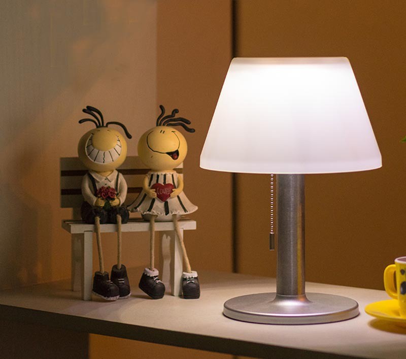 مصباح مكتب شمسي مقاوم للماء للاستخدام الخارجي