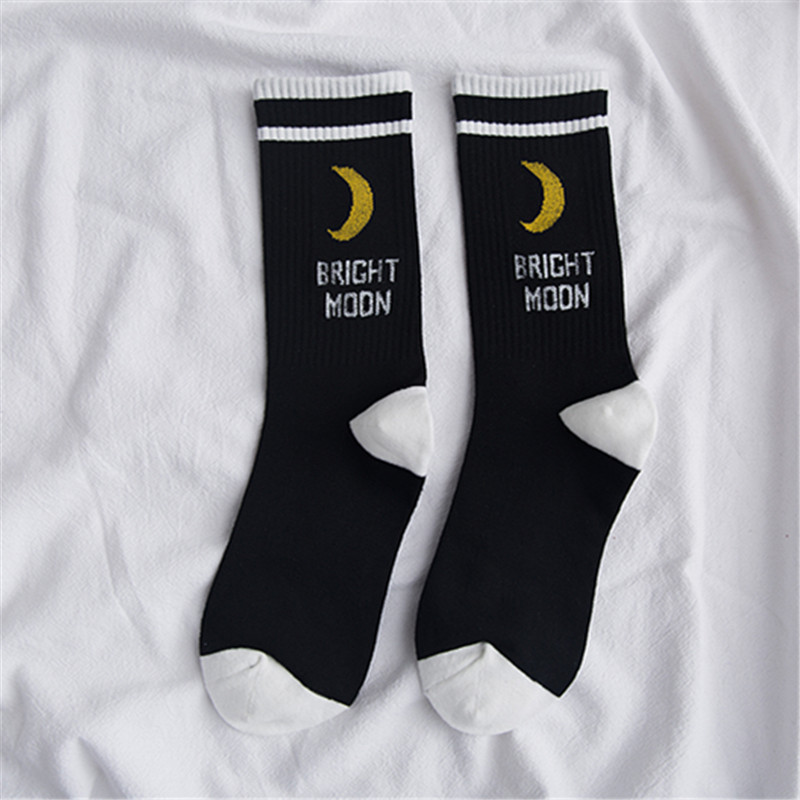 Title 7, Trendige Damen Socken mit Buchstaben und Mond P...