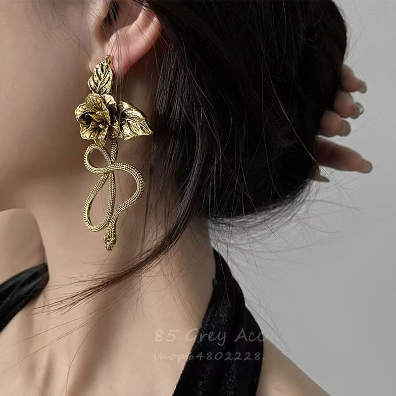 2026 New Snake & Flower Dangle Earrings, Bold European Style Niche Jewelry