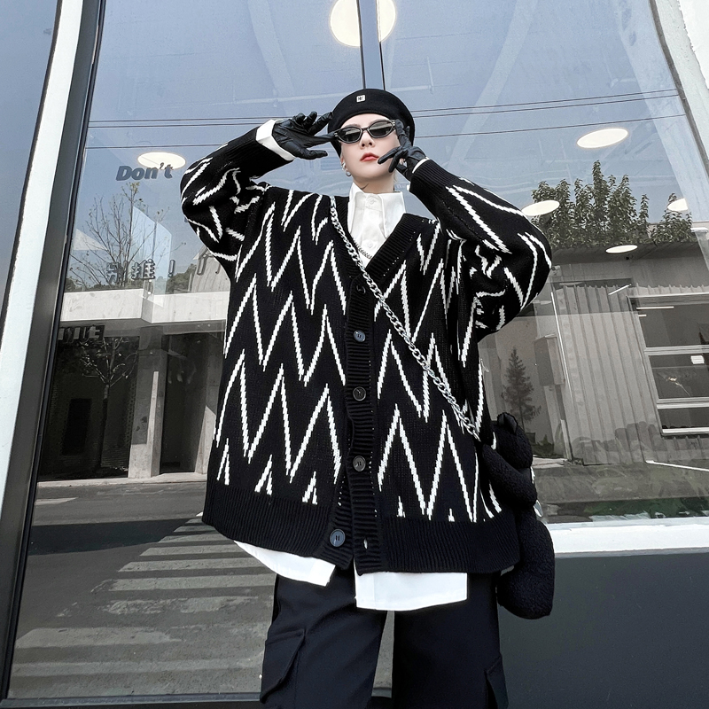 Geometric Pattern Jacquard Men's Oversized Knit Sweater