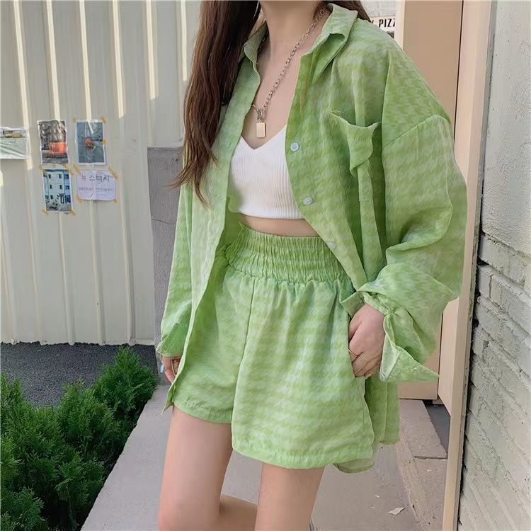 Title 2, Cardigan protezione solare, camicia verde a qua...