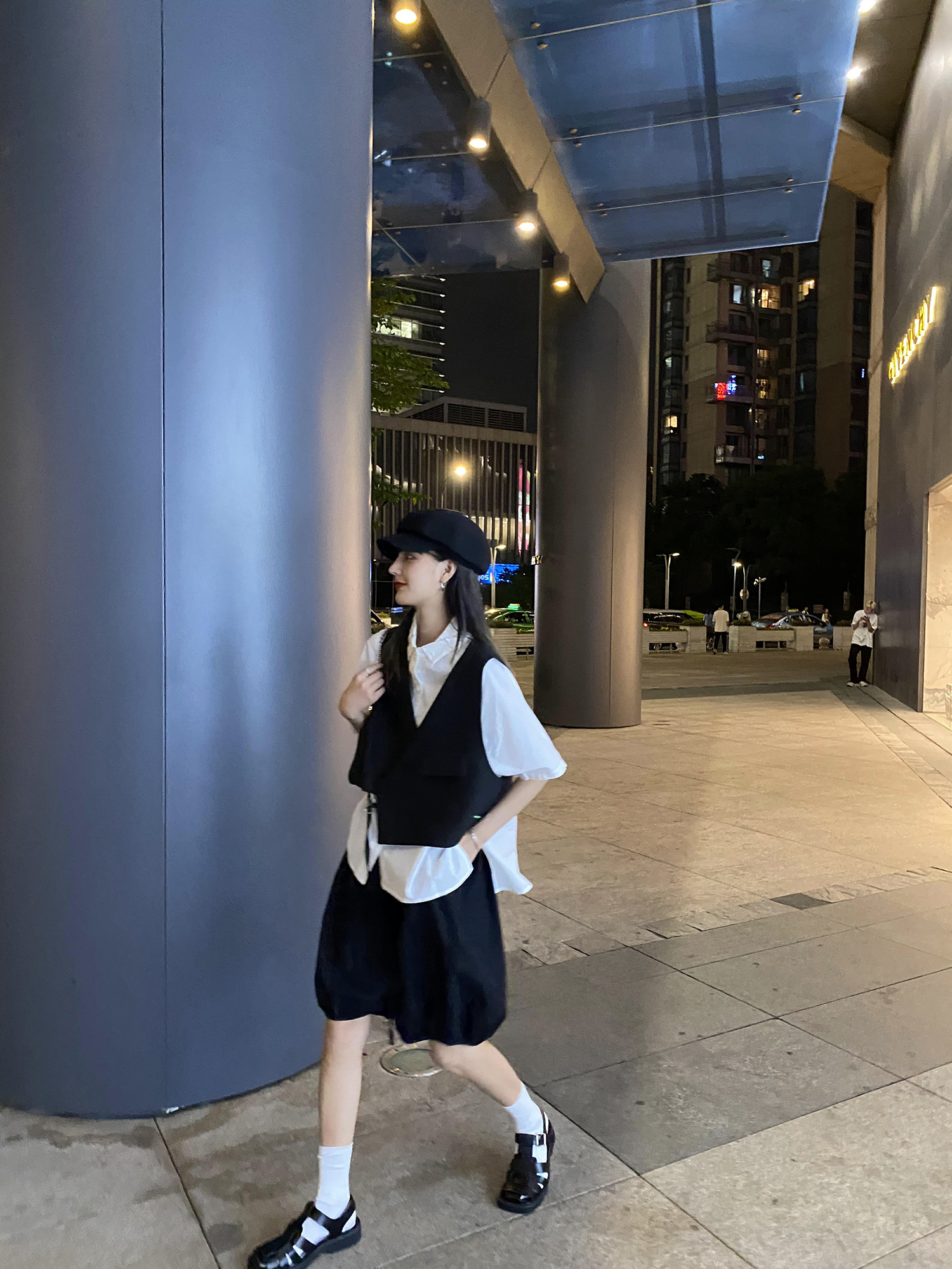 Dark Irregular Design Sense Black Vest Women