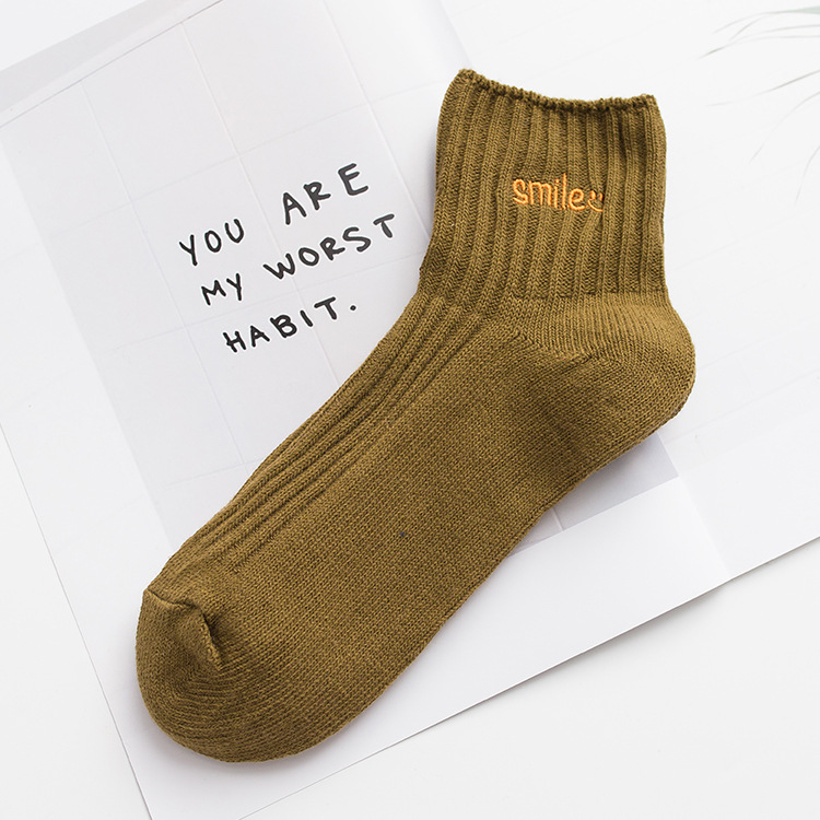 Title 3, Baumwollsocken mit Buchstabenstickerei